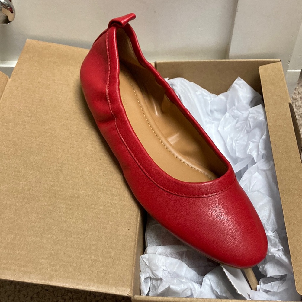 J. Crew Lizzie Leather Ballet Flats. NWT in box. Size 7. Red (Dark Poppy)
